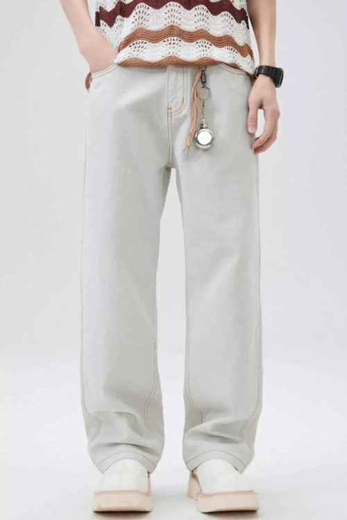 LIGHT WASH RELAXED FIT JEANS – PLUS FIT