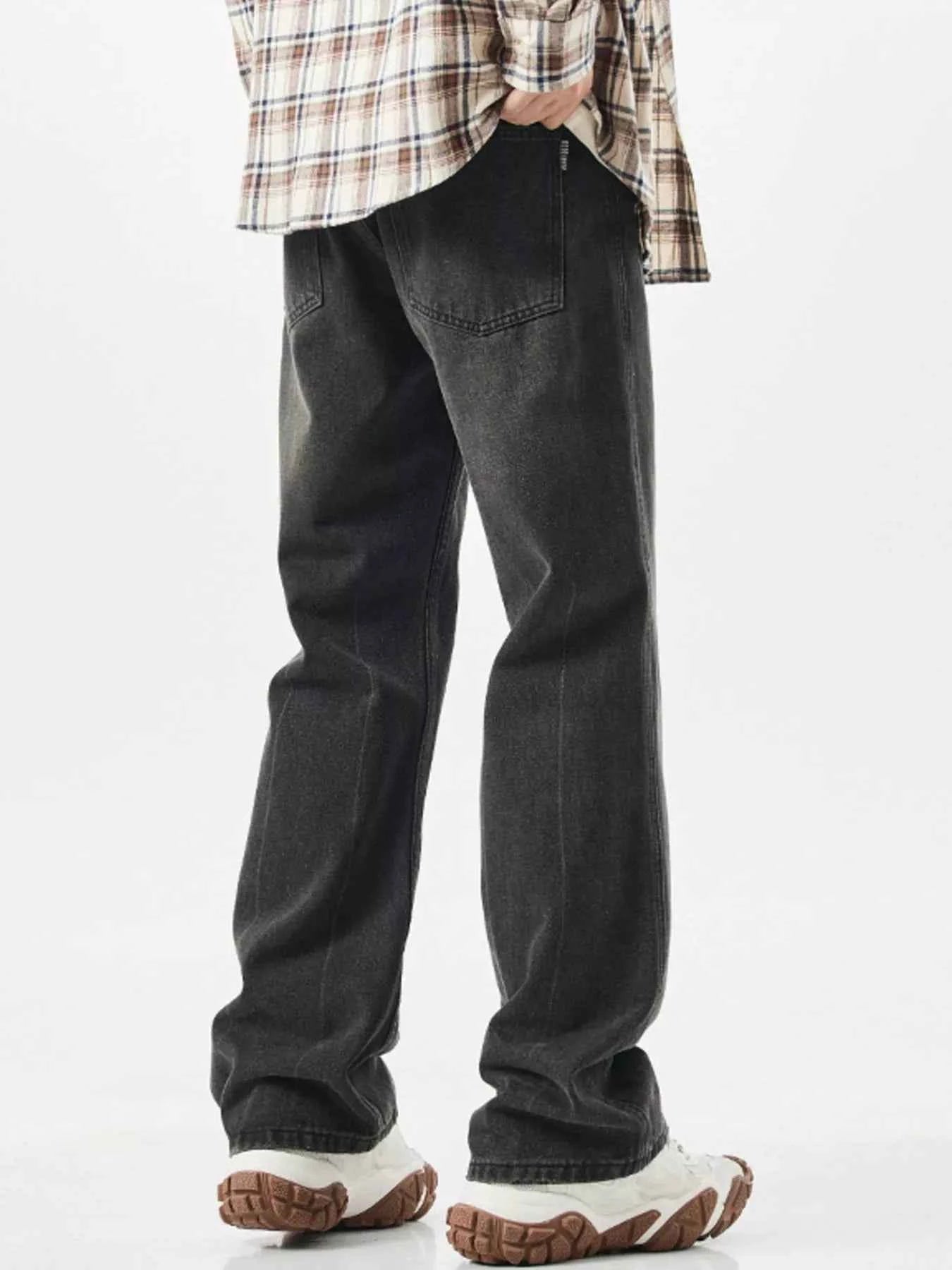 VINTAGE WASH RELAXED FIT JEANS